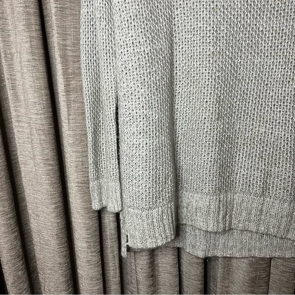 SO Grey Open Knit Crew Neck Sweater Size Small - Picture 5 of 16